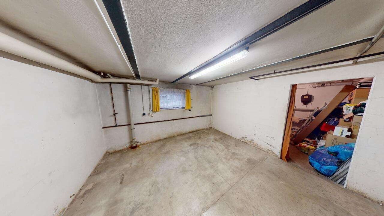 Keller