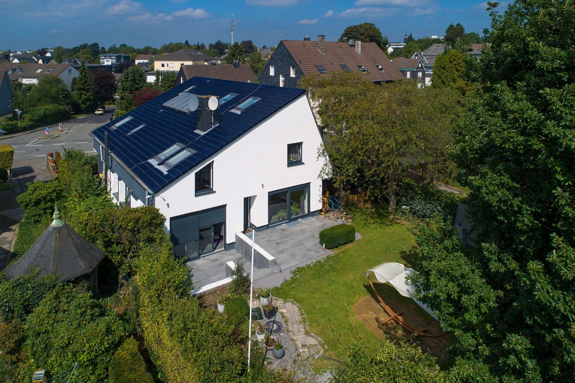 Drohne Draufsicht vom Garten