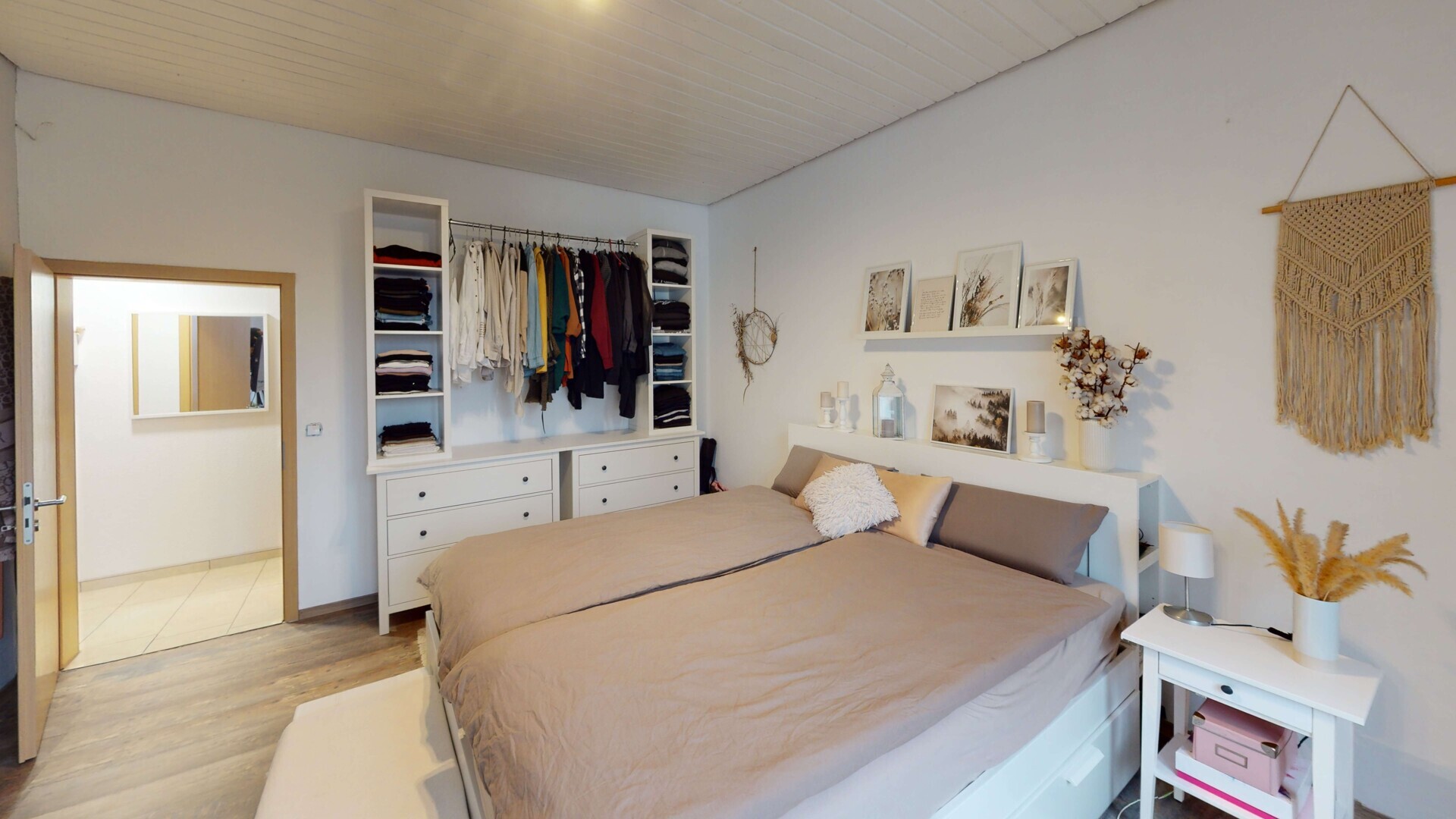 Hugostr2-Bedroom