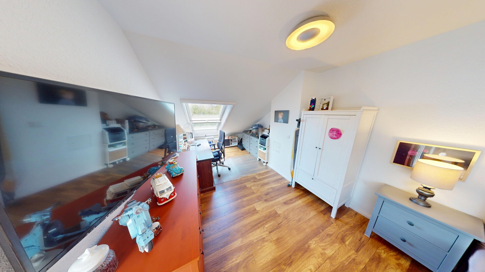 Schlafzimmer 2 OG