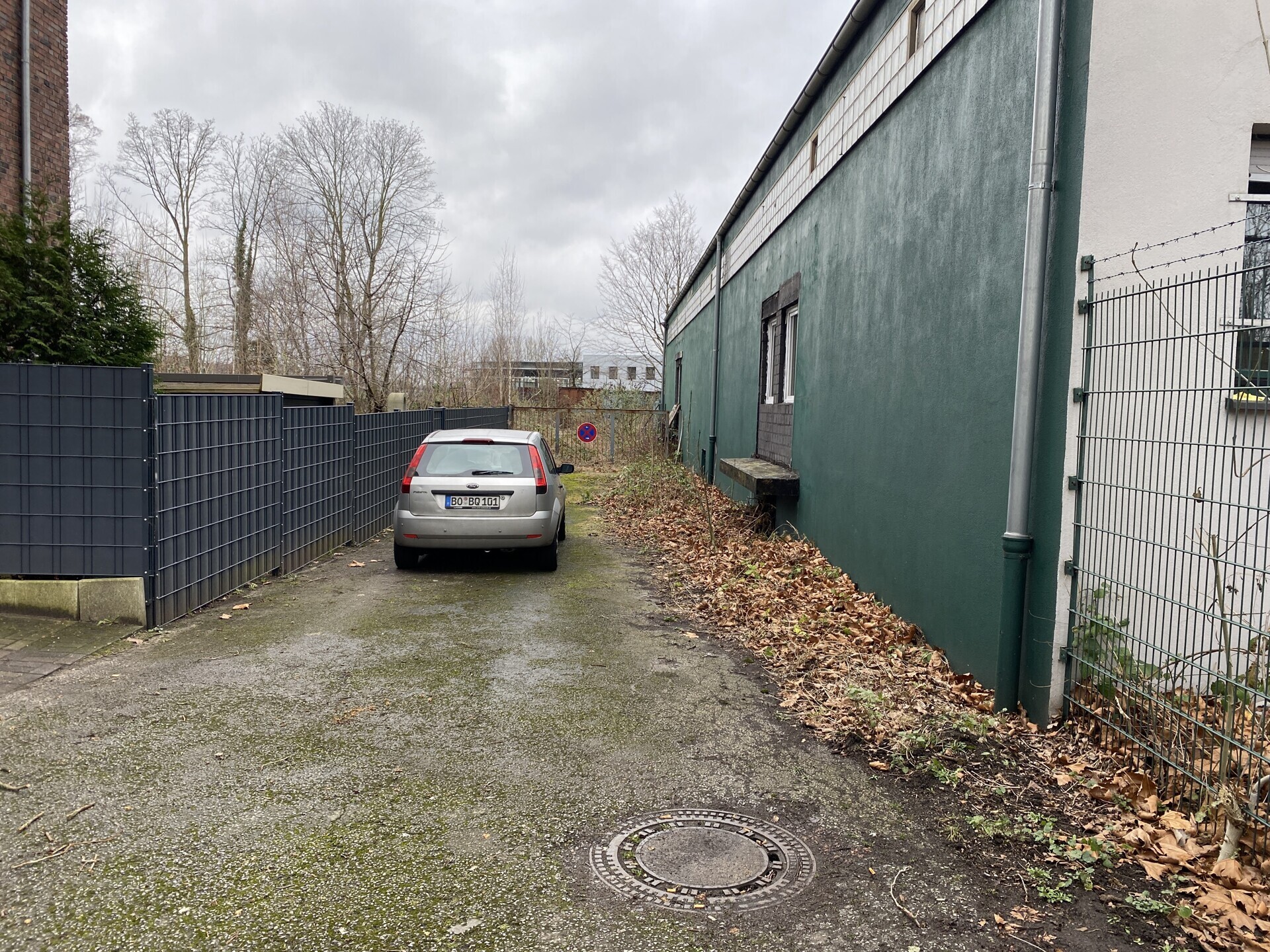 seitlicher Blick Halle