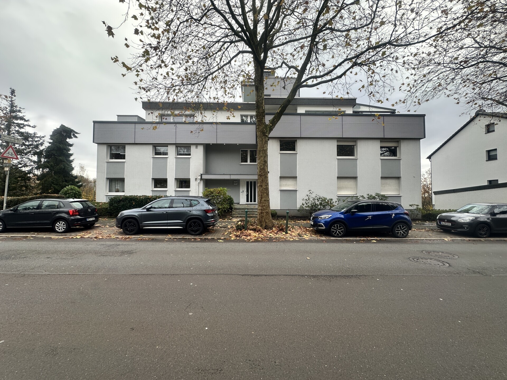 Ankommen. Wohlfühlen. Zuhause sein.Barrierearme 4-ZI ETW mit Balkon, Aufzug & Garage in Küllenhahn