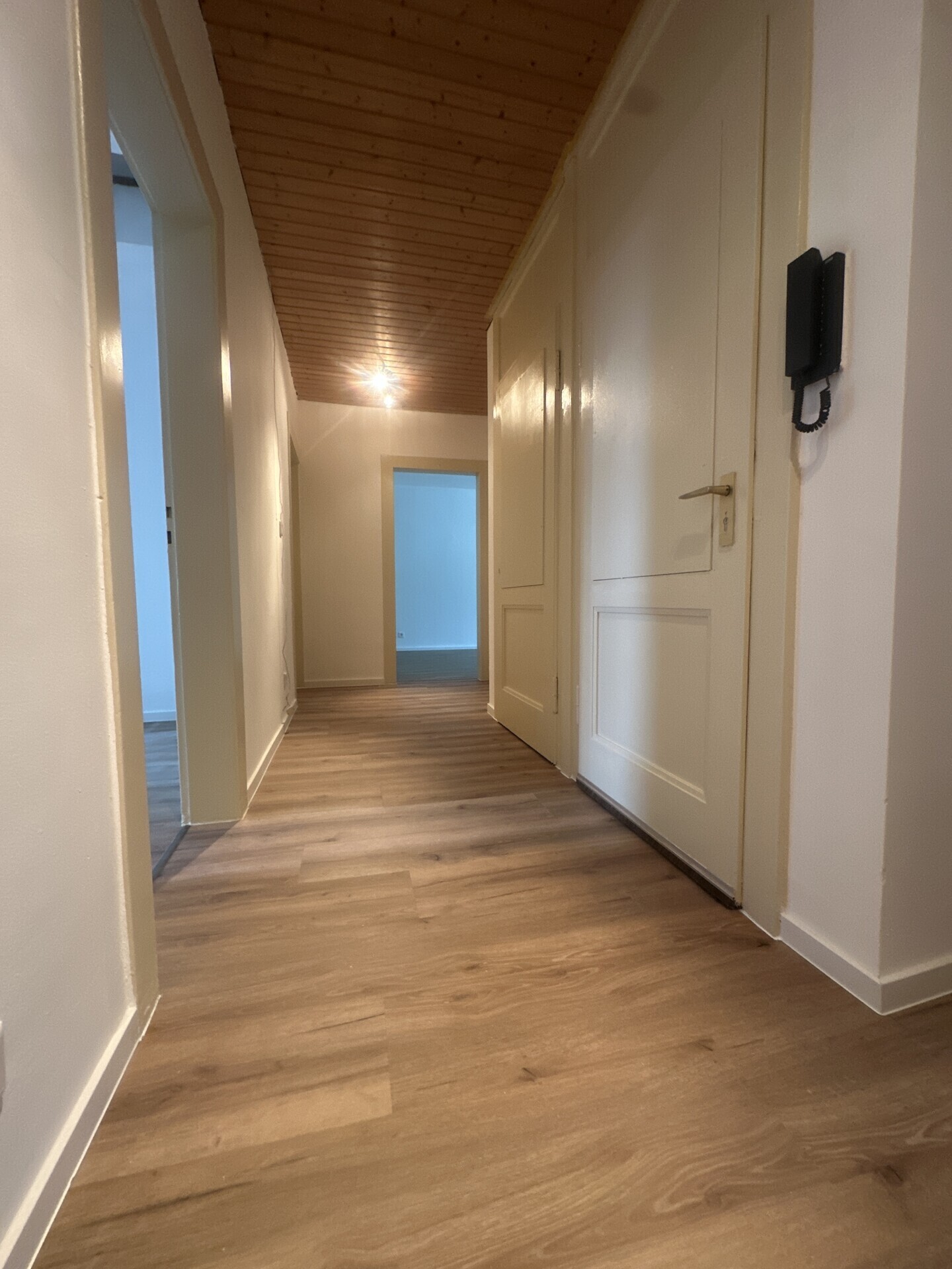 Helle 4-Zimmer-Wohnung im Dachgeschoss – modernisiert, ca. 104 m²