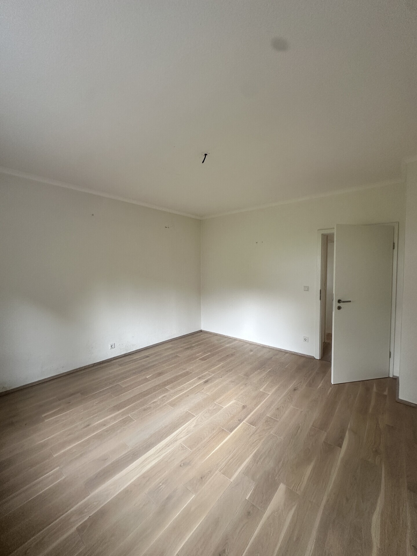 Schlafzimmer/Kinderzimmer EG